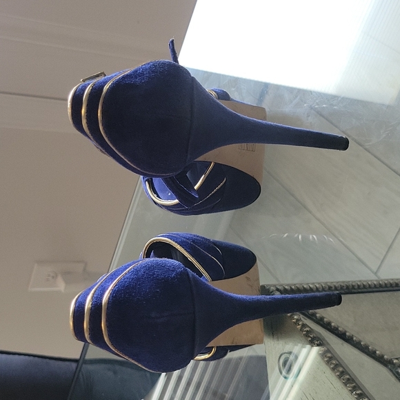 Royal blue truth or dare by Madonna heels - Picture 5 of 5